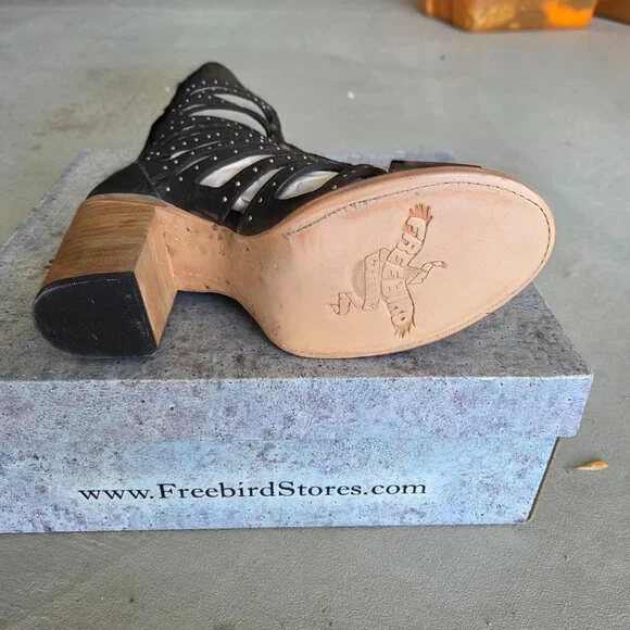 Stunning *Brand New* Freebird by Steven Lotus Sandal, Size 10 - Picture 6 of 8